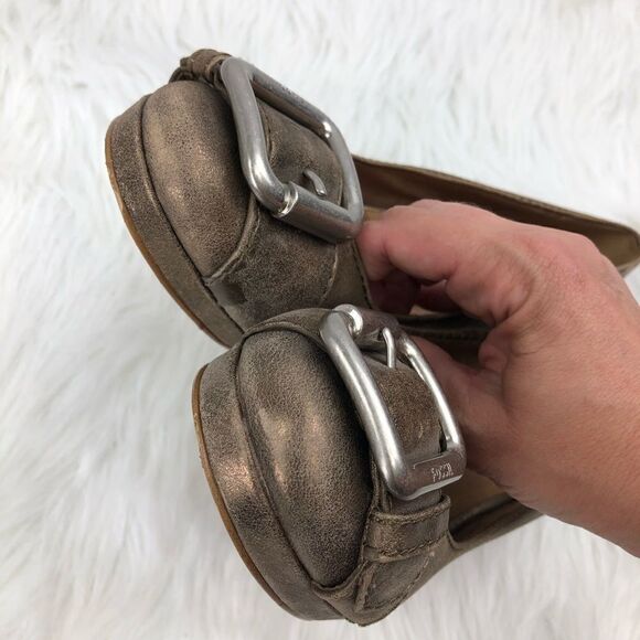 Fossil Metallic Leather Buckle Block Heeled Shoes - Picture 7 of 9